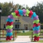 balloon arch on a Bancroft campus